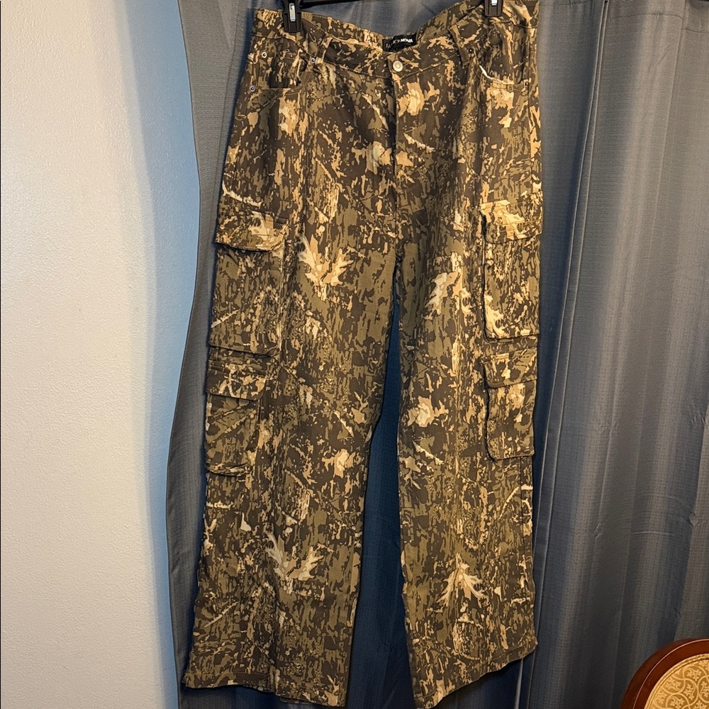 Fashion Nova Olive Camo Wide Leg Cargo Jeans